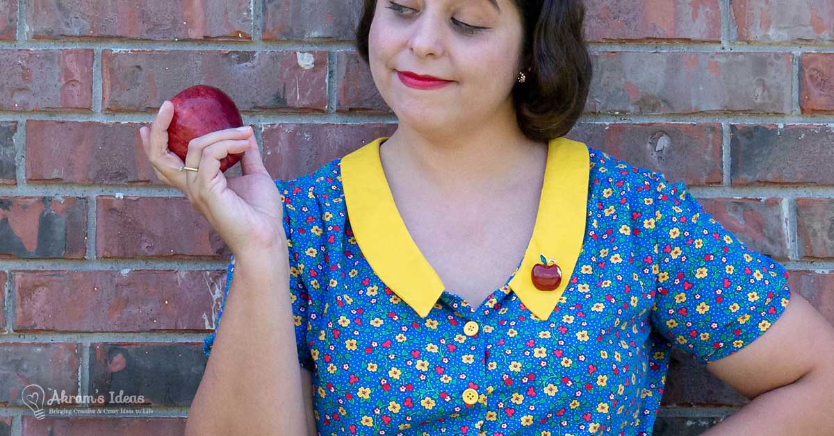 My accidental Snow White cosplay made using Tilly & the Buttons Mimi blouse and Delphine skirt.